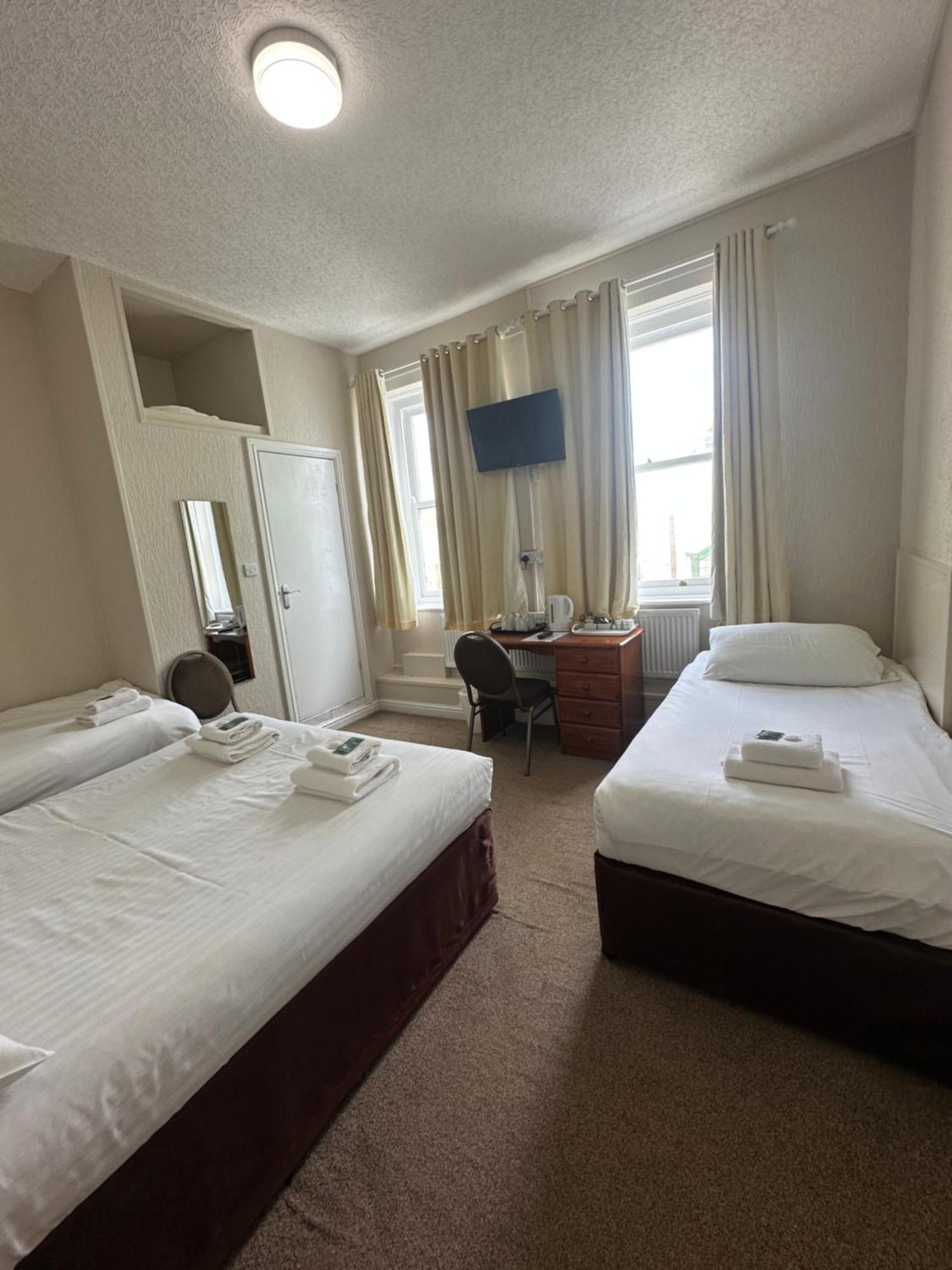 Clarence House Hotel Tenby Zewnętrze zdjęcie