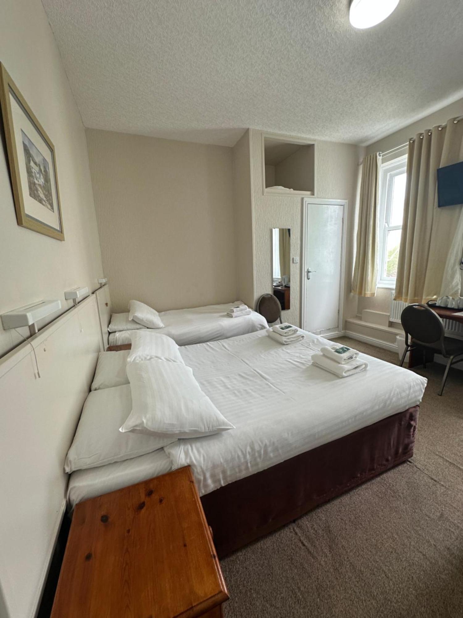 Clarence House Hotel Tenby Zewnętrze zdjęcie